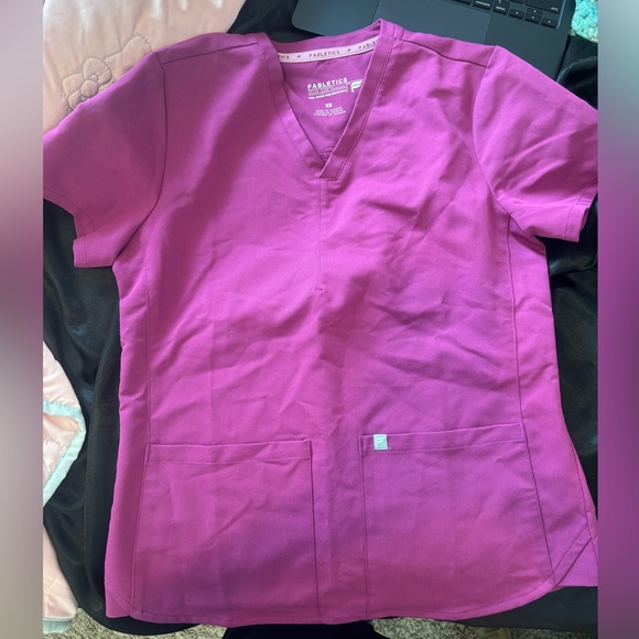 Fabletics Scrub Set - Picture 3 of 3